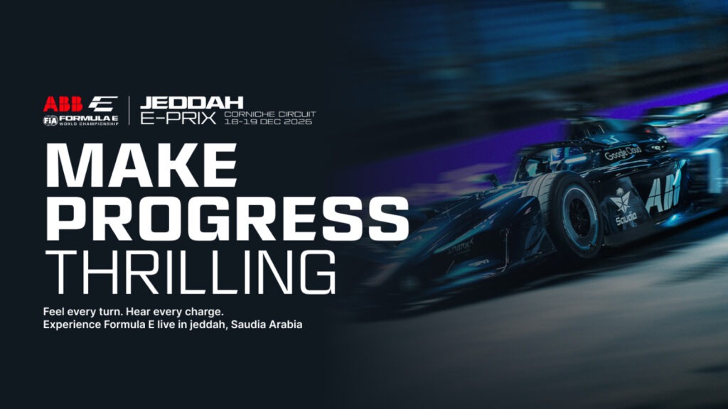 جدة إي بري ديسمبر 2026: تذاكر فورمولا إي والمواعيد والدليل الكامل Formula E GEN4 race cars racing at night on the floodlit Jeddah Corniche Circuit