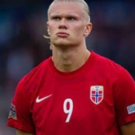 قميص إيرلينغ هالاند الموقع من منتخب النرويج، موسم 2022/2023