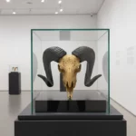 ⁦منحوتة رأس ماعز برونزي يدوية من بالي إندونيسيا⁩ - الصورة ⁦2⁩
