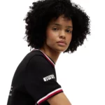 ⁦تيشيرت Tommy Hilfiger إصدار خاص بالتعاون مع فريق Cadillac F1 Team⁩ - الصورة ⁦6⁩