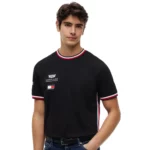 ⁦تيشيرت Tommy Hilfiger إصدار خاص بالتعاون مع فريق Cadillac F1 Team⁩ - الصورة ⁦4⁩