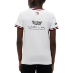 ⁦تيشيرت Tommy Hilfiger نسخة الفريق للأطفال - بالتعاون مع فريق Cadillac F1 Team⁩ - الصورة ⁦7⁩