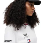 ⁦تيشيرت Tommy Hilfiger إصدار Cadillac F1 Team الخاص⁩ - الصورة ⁦5⁩