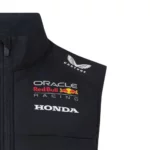 ⁦سترة Oracle Red Bull Racing 2025 تيم هايبرد - جاكيت لايف ستايل فورمولا 1 للجنسين⁩ - الصورة ⁦3⁩