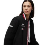 ⁦جاكيت "فارسيتي" Tommy Hilfiger x Cadillac F1 Team الإصدار الحصري لموسم الفورمولا 1⁩ - الصورة ⁦7⁩