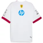 ⁦تيشيرت Scuderia Ferrari درايفرز أوفرسايز - قطن 100٪ - إصدار 2025⁩ - الصورة ⁦2⁩
