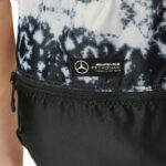 ⁦حقيبة رياضية Mercedes-AMG Petronas F1 بنمط تاي داي (Tie Dye)⁩ - الصورة ⁦3⁩